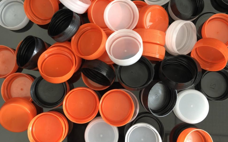 Plastic bottle cap th...